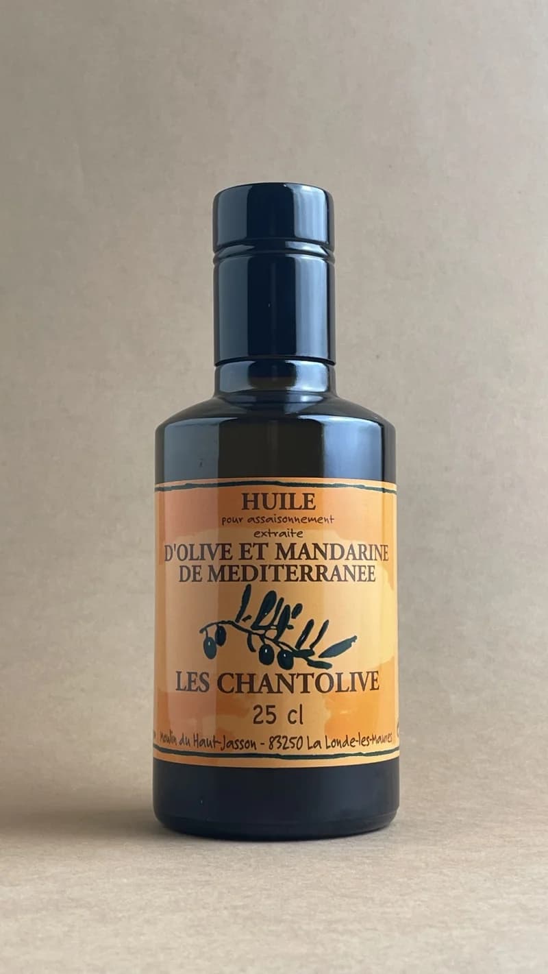Huile extraite d'olives BIO et Mandarines de Méditerranée BIO